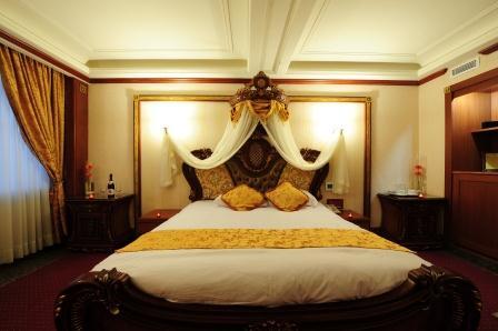 تور مشهد هتل بین المللی قصر طلایی - آژانس مسافرتی و هواپیمایی آفتاب ساحل آبی